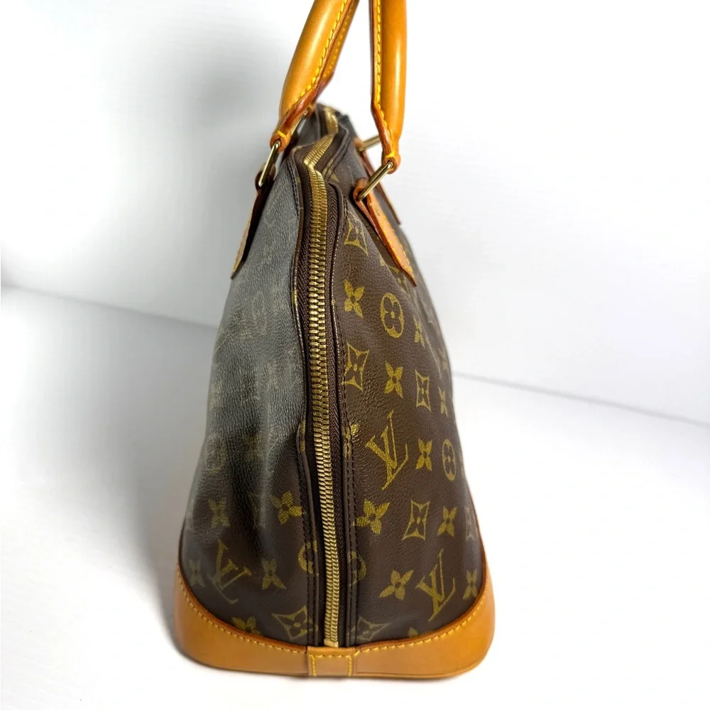Authentic LV Monogram Alma and Louis Vuitton Keychain. - Picture 9 of 16